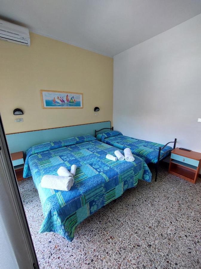 B&B Hotel Villa Nora Bellaria-Igea Marina Quarto foto